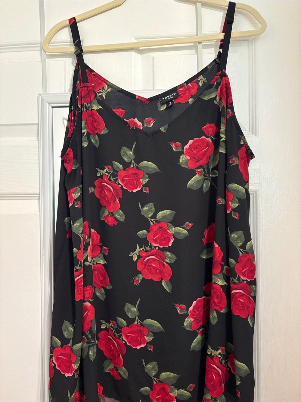 Torrid Black Camisole with Red Roses size 3 or 3X PtP 27 inches